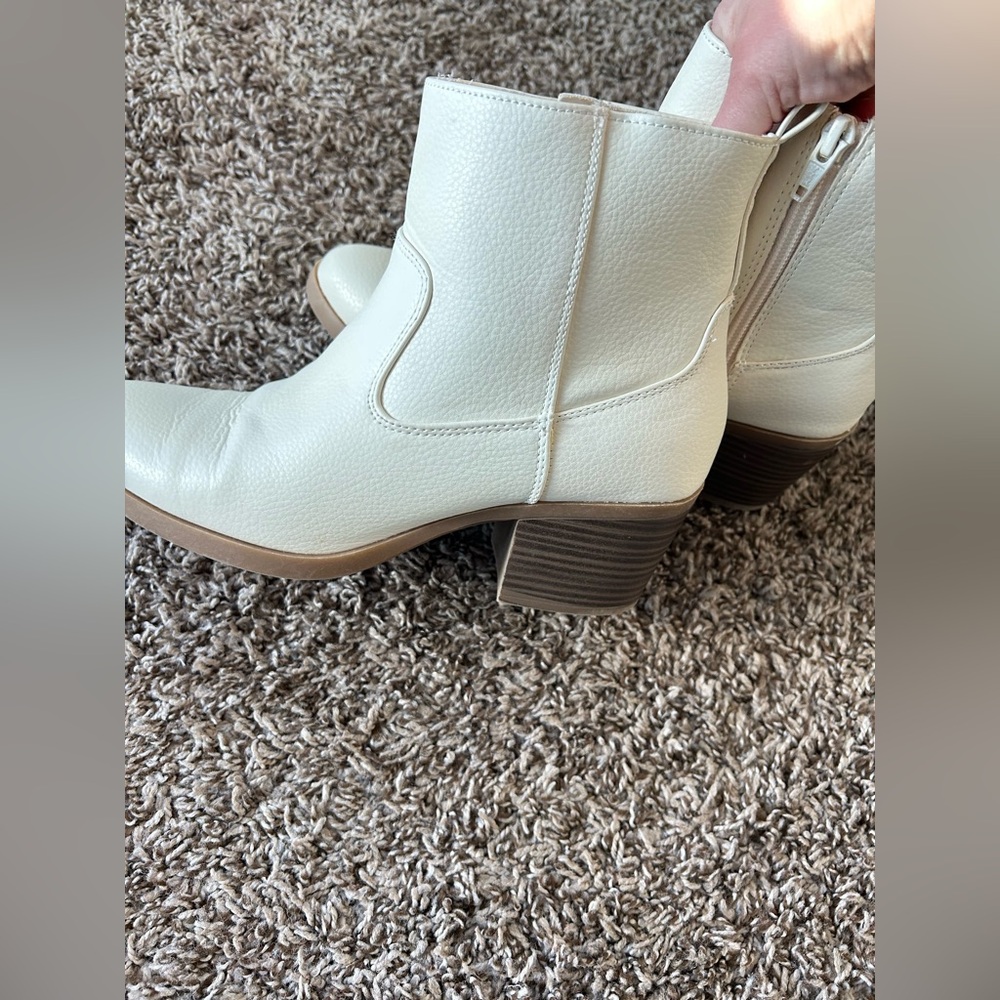 White Ankle Booties Modern Minimalist Style - Picture 5 of 7